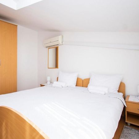 Family Holiday Apartments Lucia Vodice Exterior photo