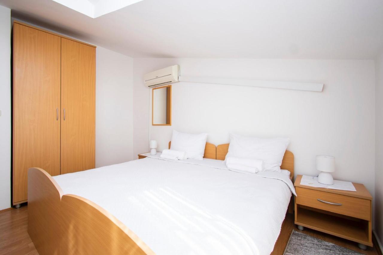 Family Holiday Apartments Lucia Vodice Exterior photo
