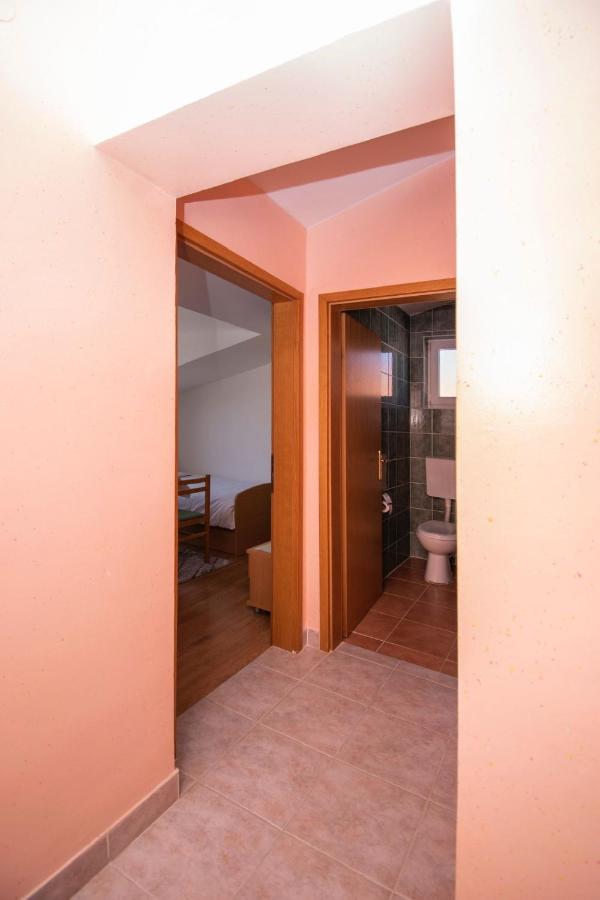 Family Holiday Apartments Lucia Vodice Exterior photo