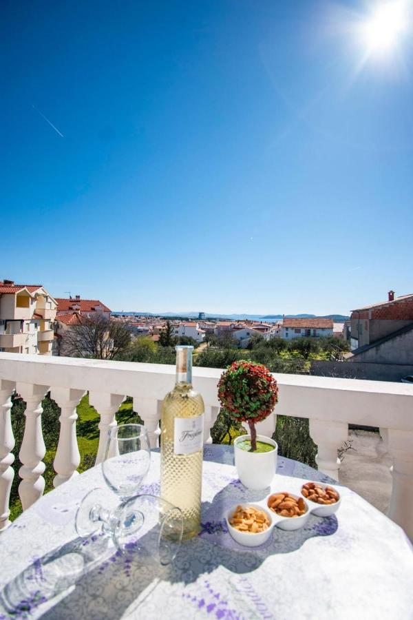 Family Holiday Apartments Lucia Vodice Exterior photo