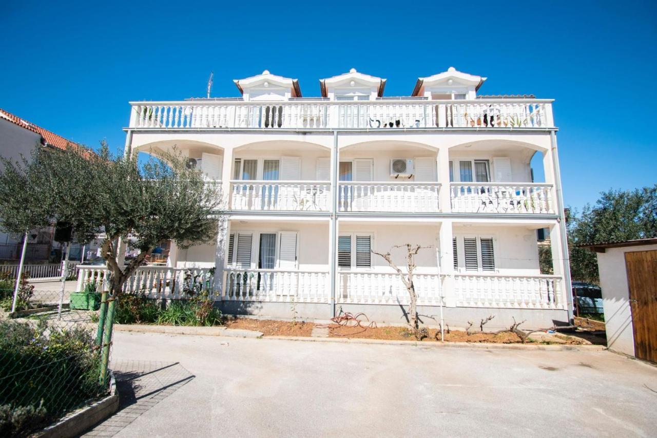 Family Holiday Apartments Lucia Vodice Exterior photo