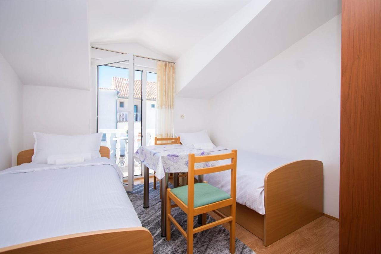 Family Holiday Apartments Lucia Vodice Exterior photo