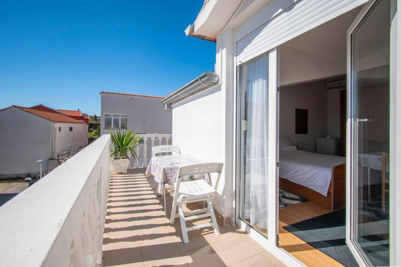 Family Holiday Apartments Lucia Vodice Exterior photo