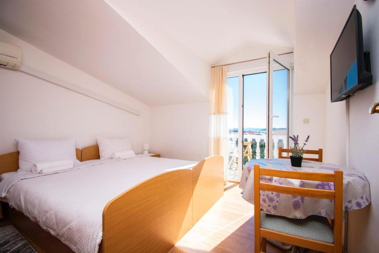 Family Holiday Apartments Lucia Vodice Exterior photo