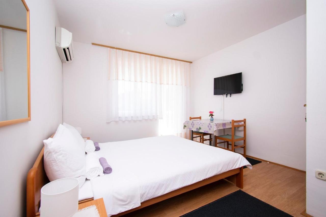 Family Holiday Apartments Lucia Vodice Exterior photo