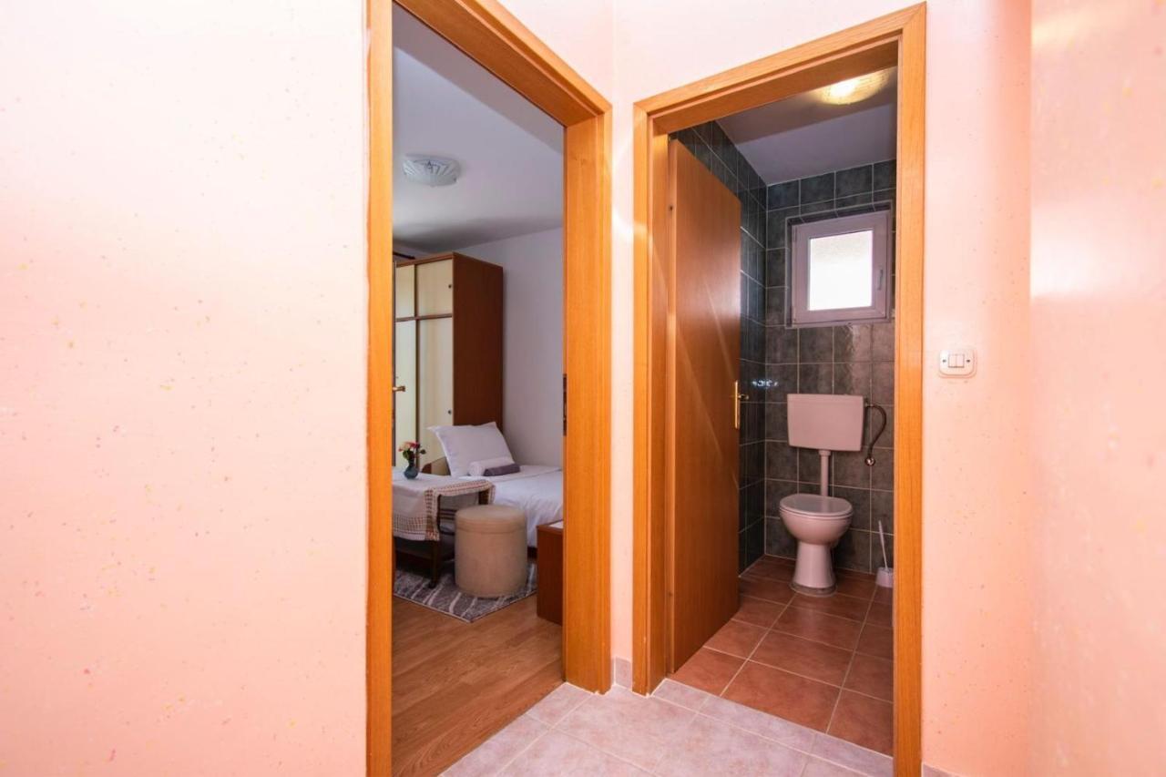 Family Holiday Apartments Lucia Vodice Exterior photo