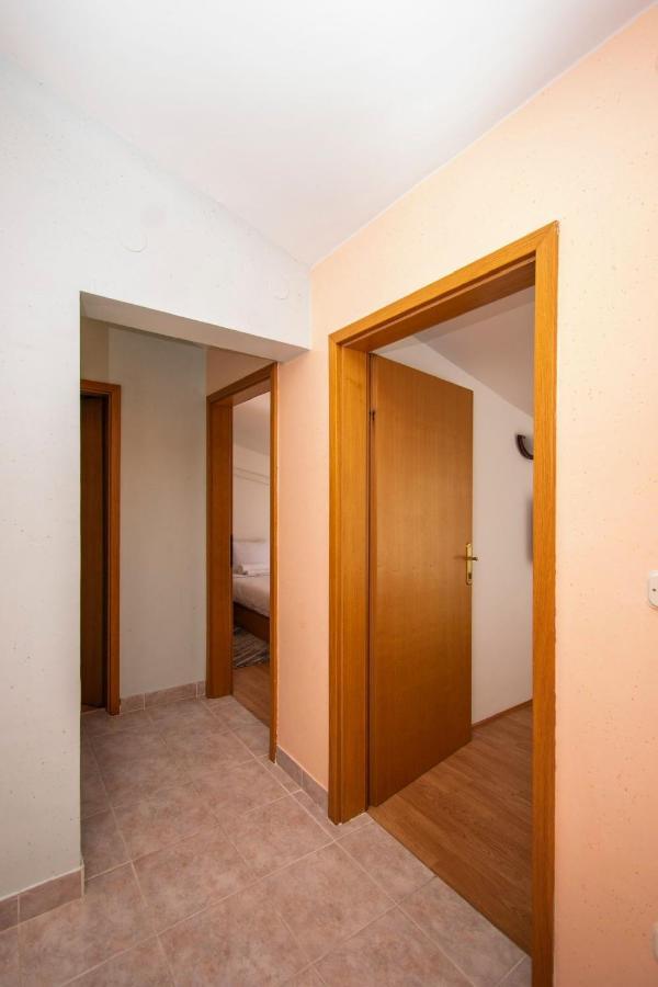 Family Holiday Apartments Lucia Vodice Exterior photo