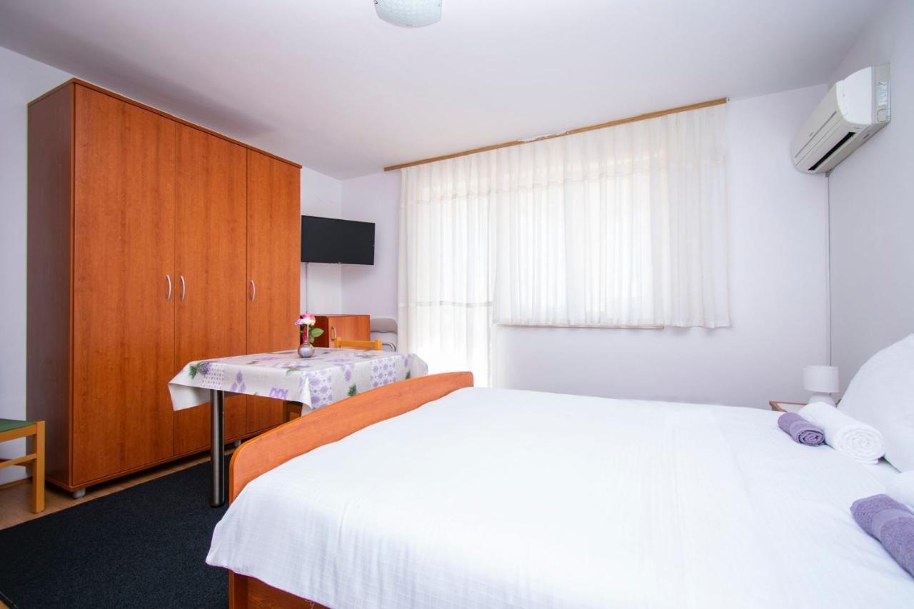 Family Holiday Apartments Lucia Vodice Exterior photo