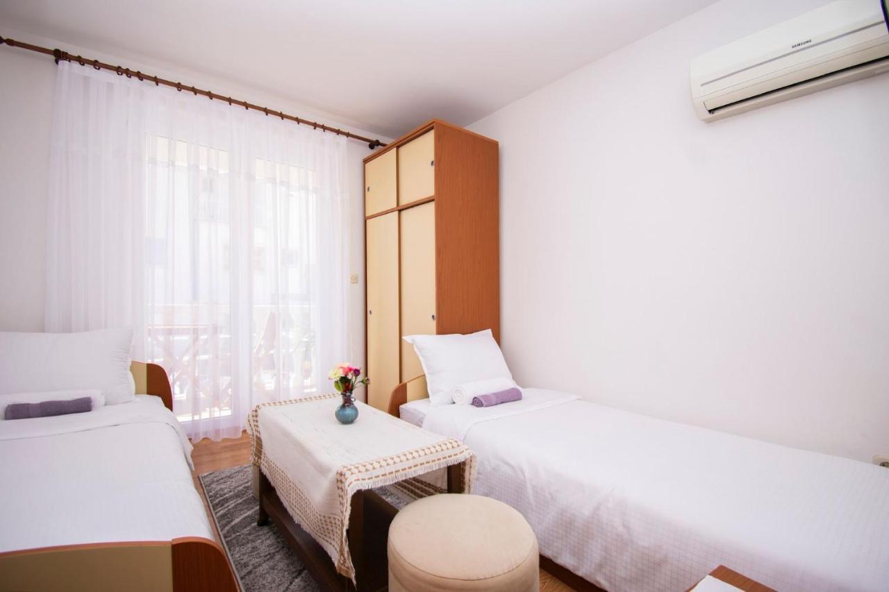 Family Holiday Apartments Lucia Vodice Exterior photo