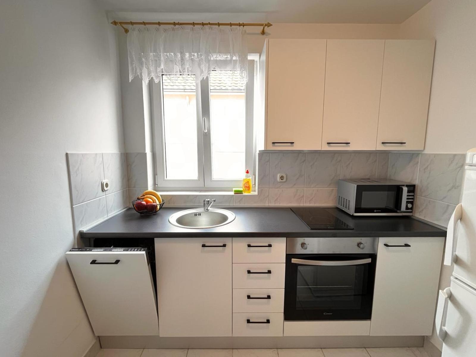 Family Holiday Apartments Lucia Vodice Exterior photo