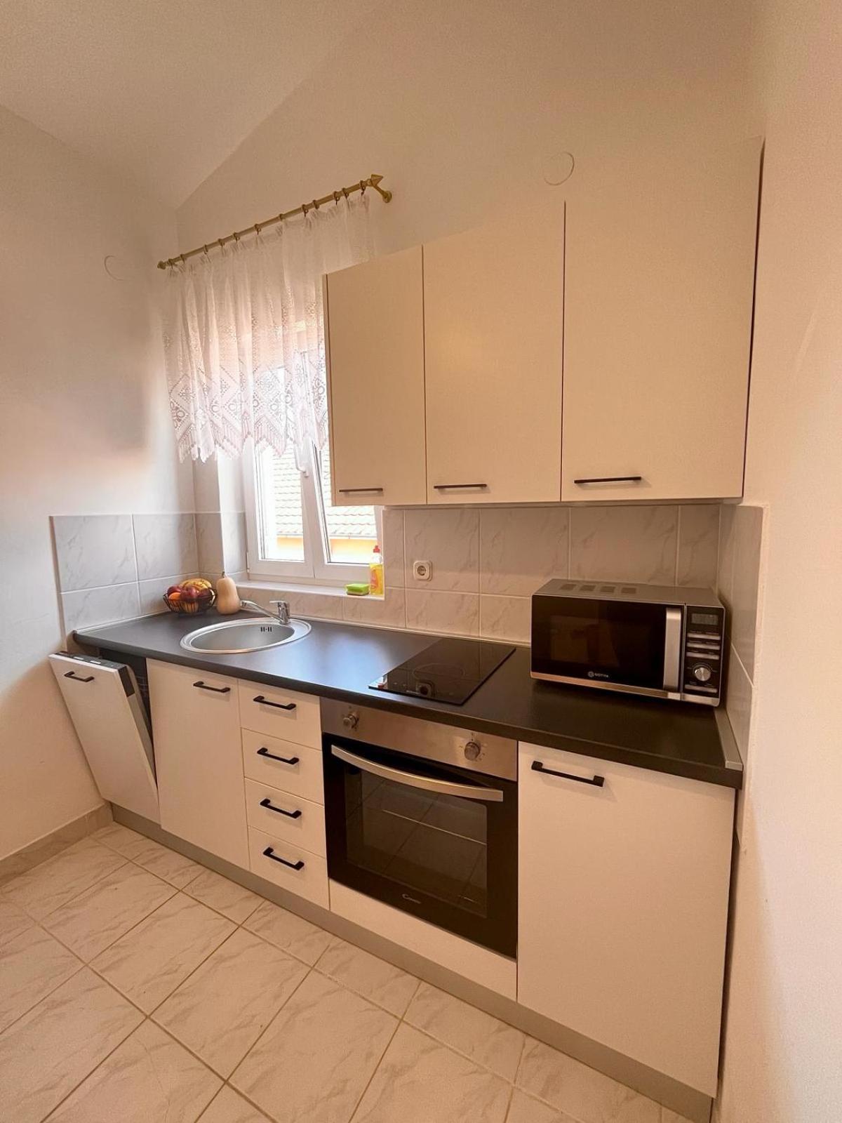 Family Holiday Apartments Lucia Vodice Exterior photo